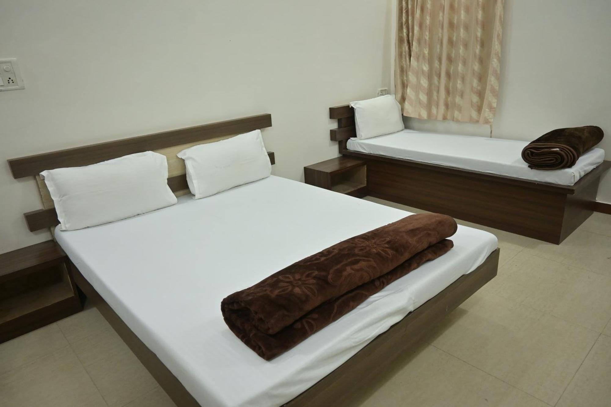 Hotel Roshan Palace Ambaji Экстерьер фото