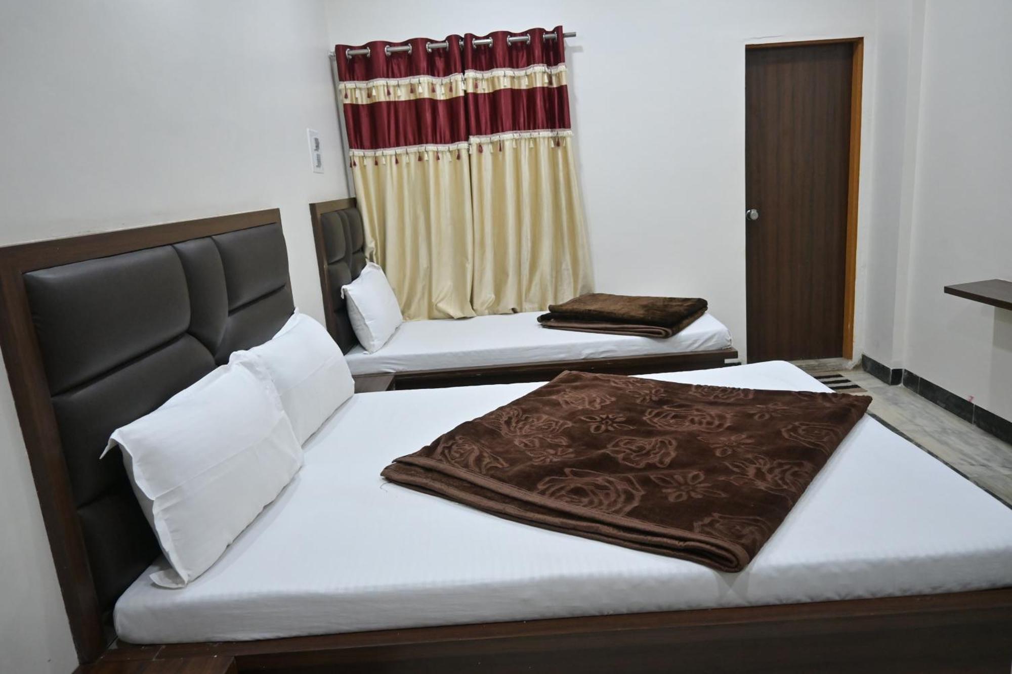 Hotel Roshan Palace Ambaji Экстерьер фото