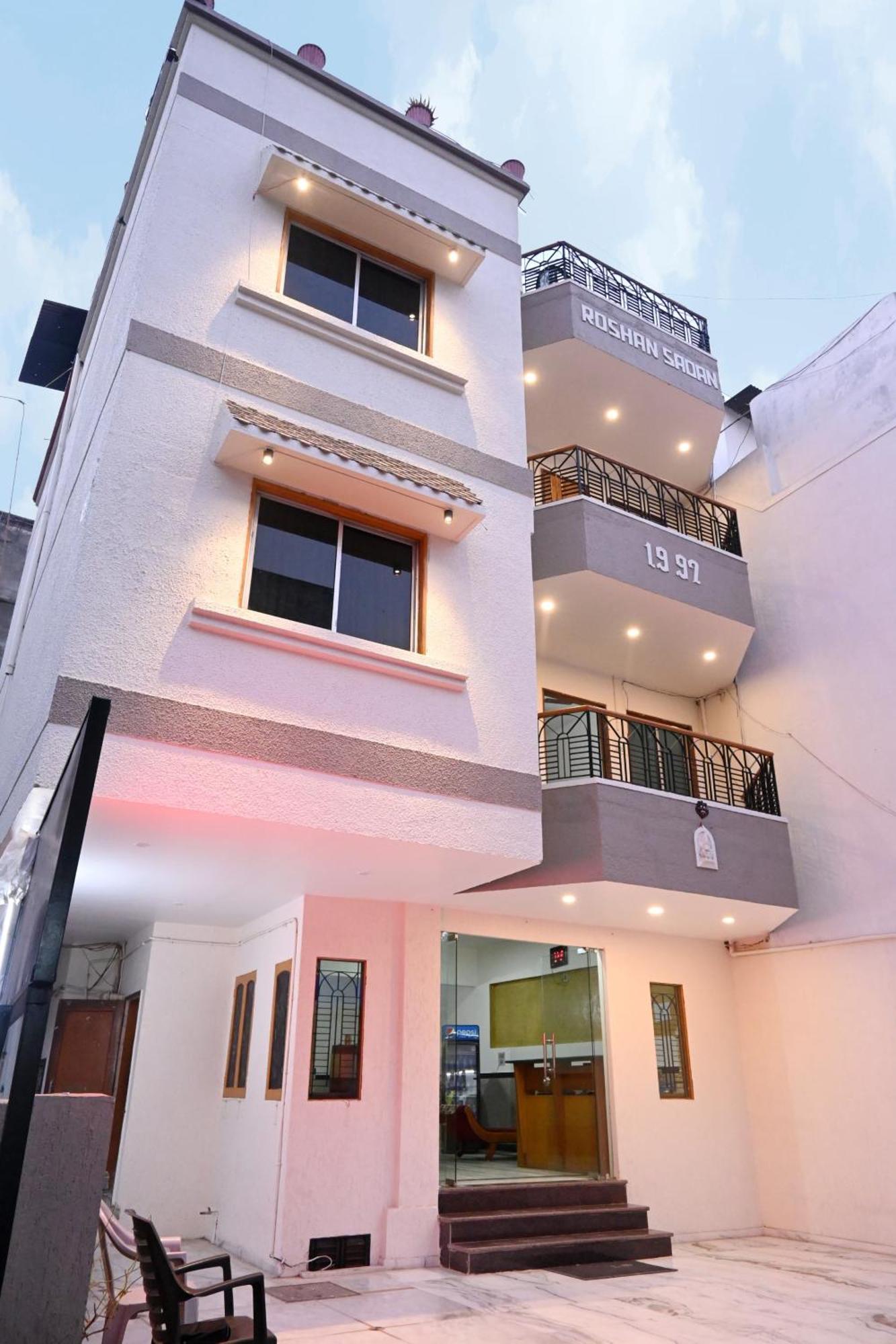 Hotel Roshan Palace Ambaji Экстерьер фото